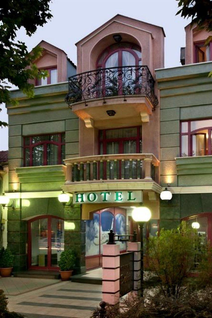 Hotel Eminent Подгориця Екстер'єр фото