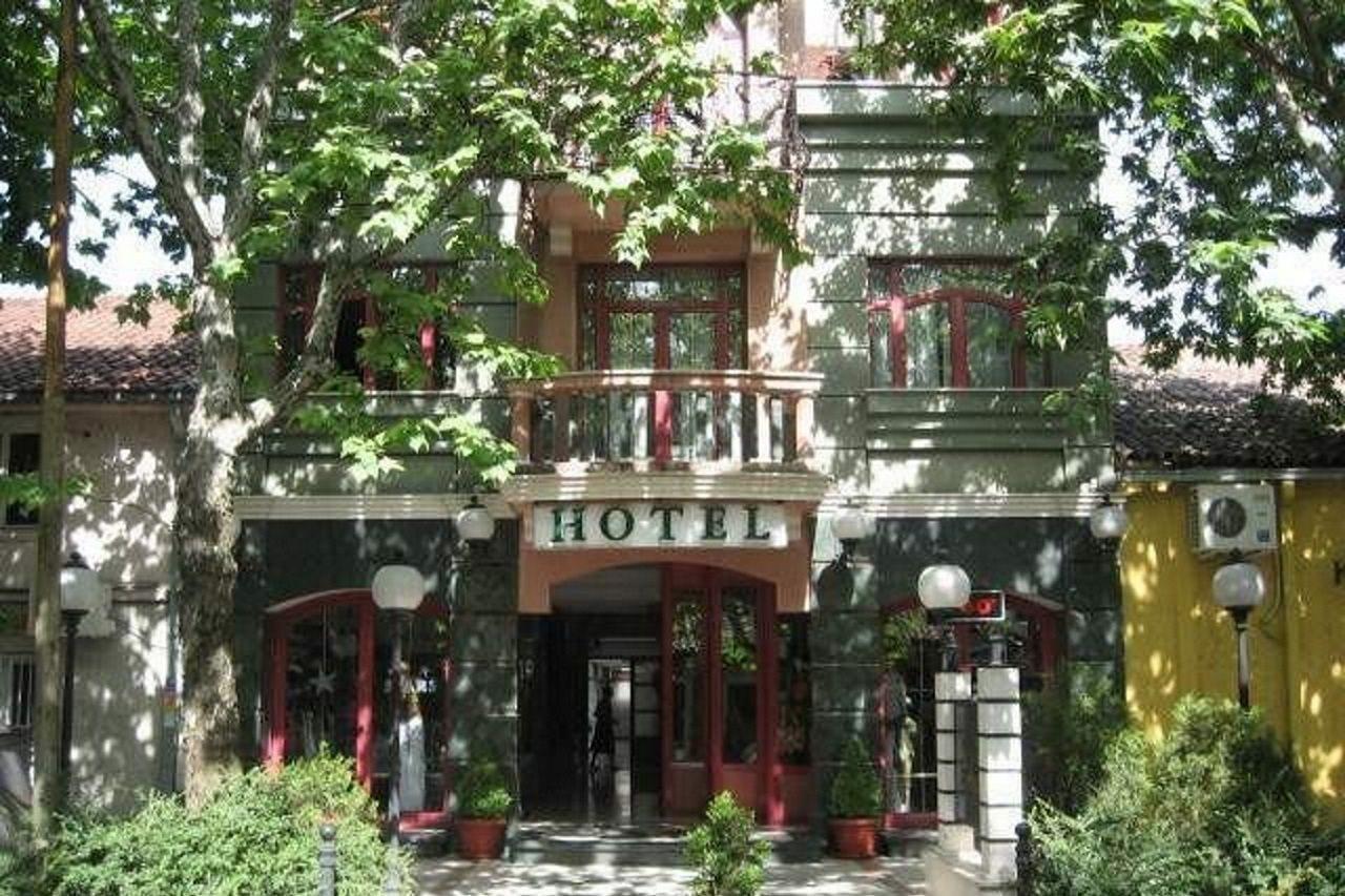 Hotel Eminent Подгориця Екстер'єр фото