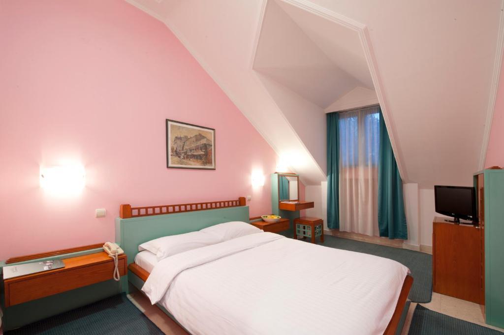 Hotel Eminent Подгориця Номер фото